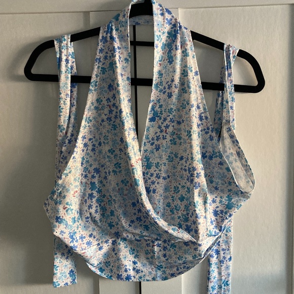 3/$10 SALE Floral Halter Neck Tie-Back Crop Top - Picture 3 of 3